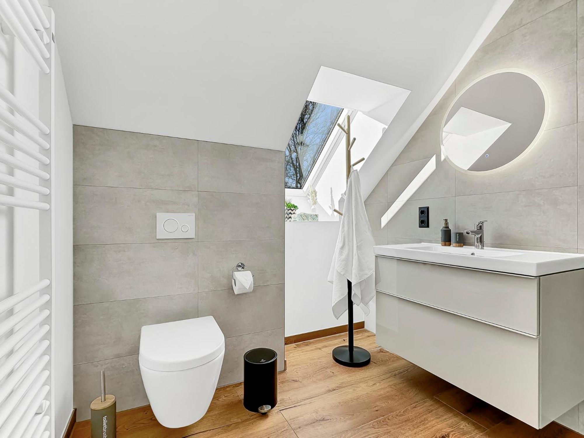 Cblue: Seeblick, Kamin, Wallbox, Natur Bentwisch Luaran gambar