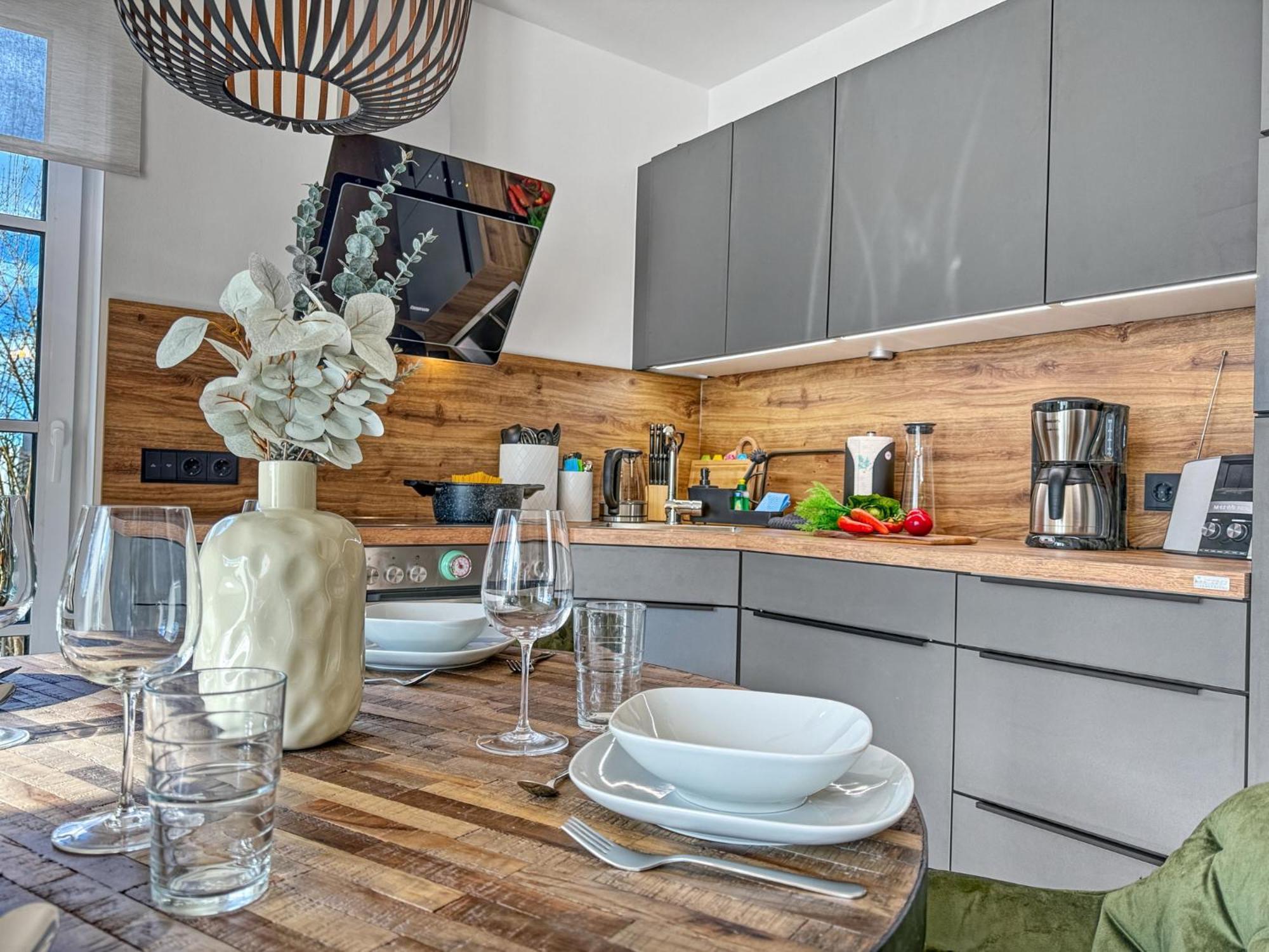Cblue: Seeblick, Kamin, Wallbox, Natur Bentwisch Luaran gambar