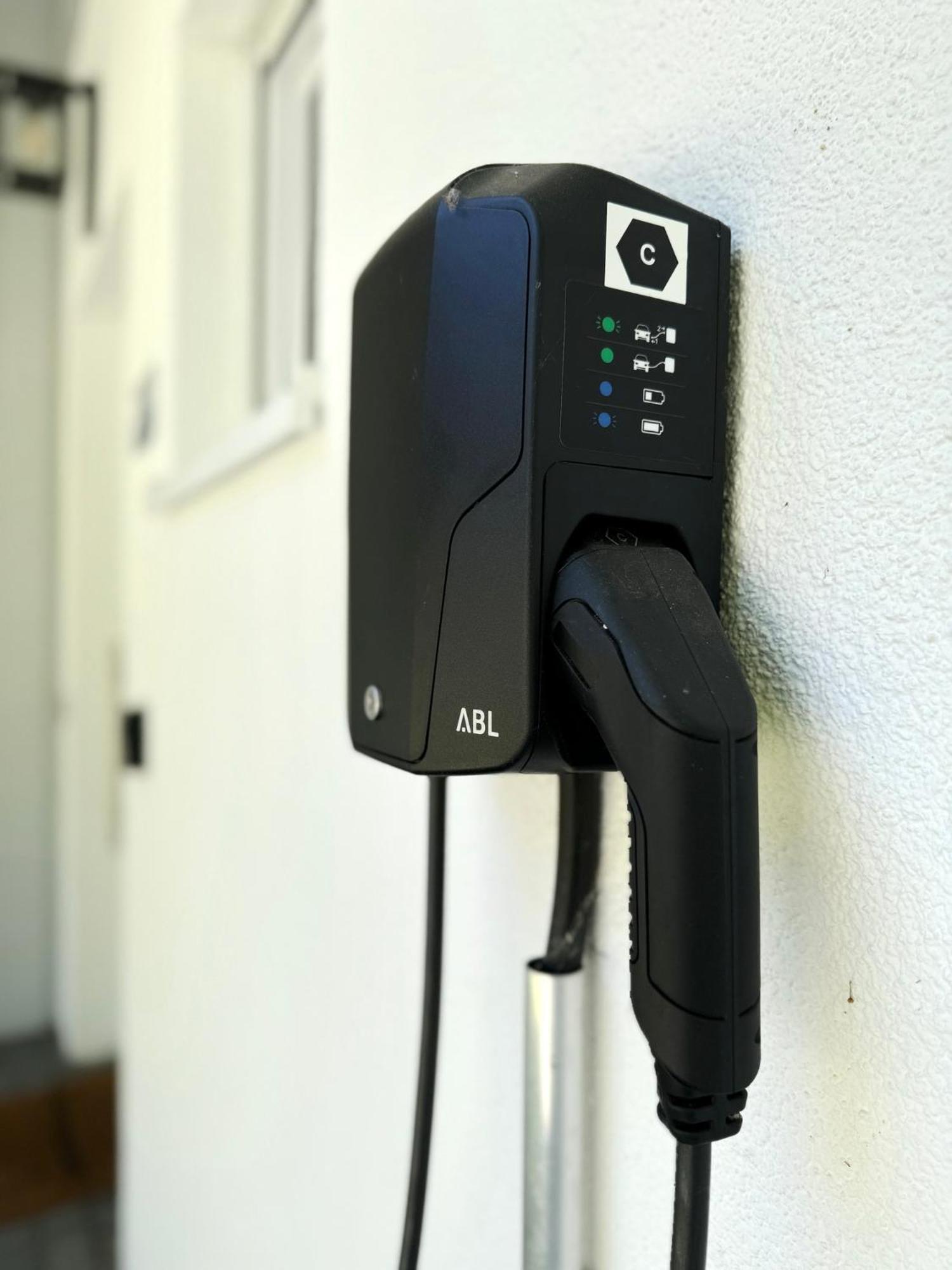 Cblue: Seeblick, Kamin, Wallbox, Natur Bentwisch Luaran gambar