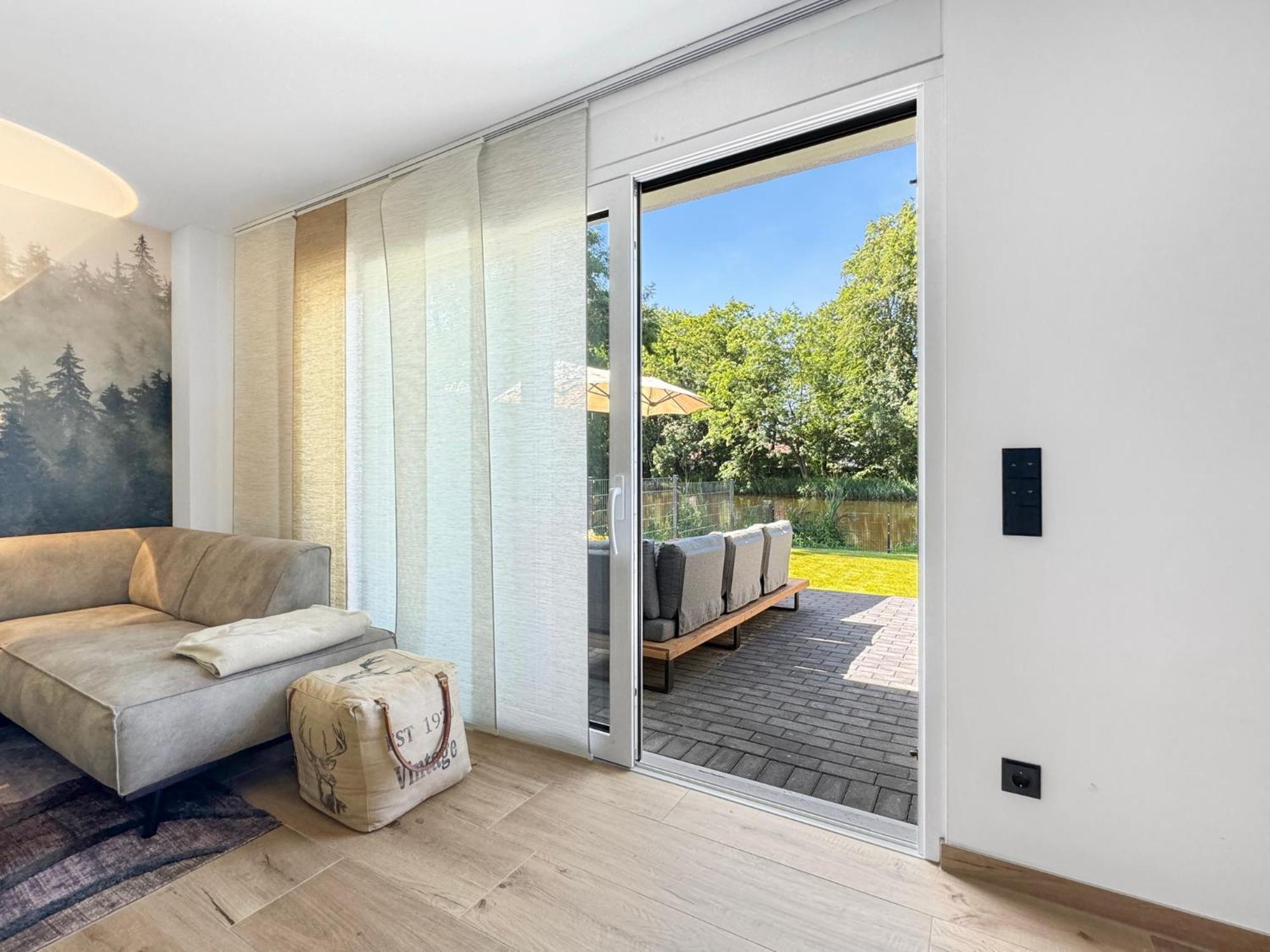 Cblue: Seeblick, Kamin, Wallbox, Natur Bentwisch Luaran gambar