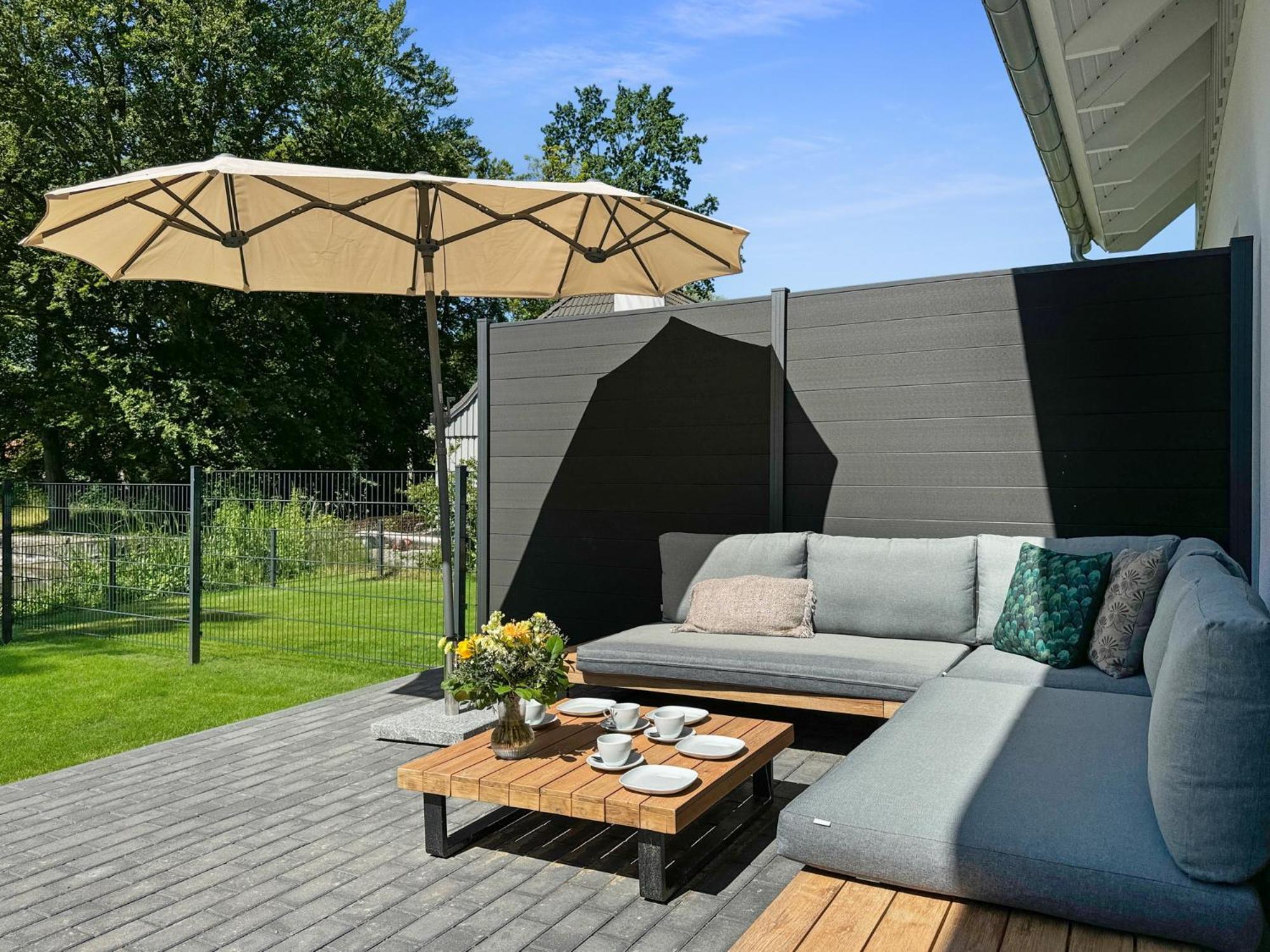 Cblue: Seeblick, Kamin, Wallbox, Natur Bentwisch Luaran gambar