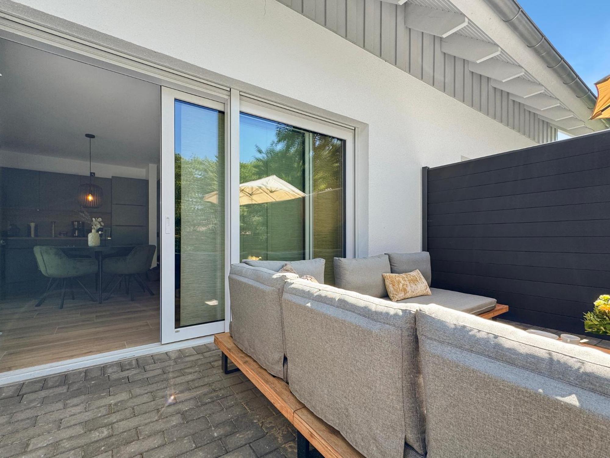 Cblue: Seeblick, Kamin, Wallbox, Natur Bentwisch Luaran gambar