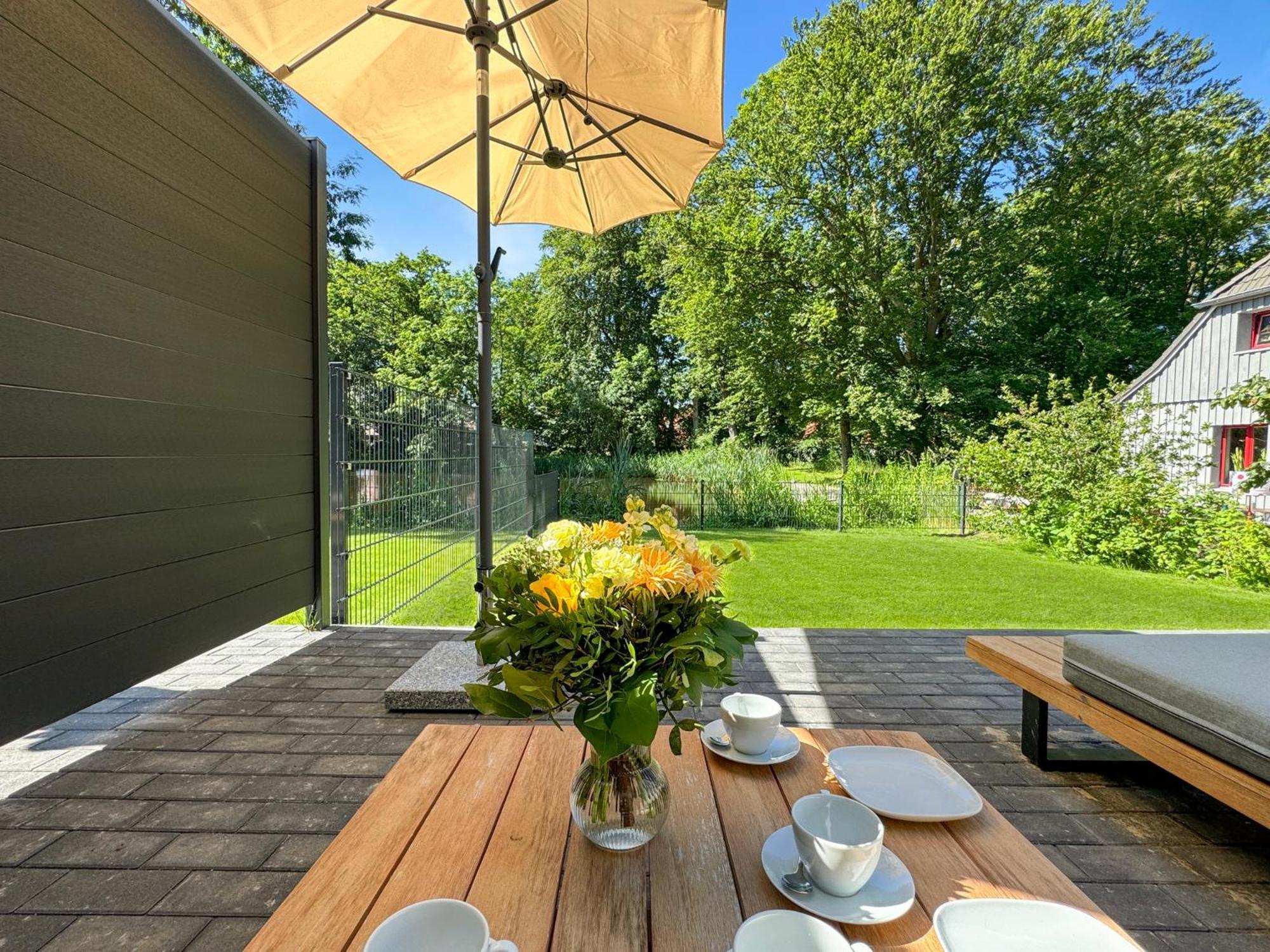 Cblue: Seeblick, Kamin, Wallbox, Natur Bentwisch Luaran gambar